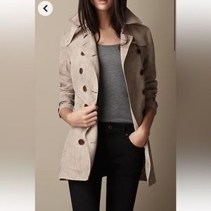 Burberry Brit short polka dot under collar trench, US size 0. Sand color.